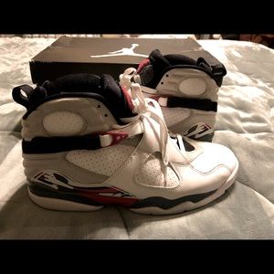 Authentic men's Nike Jordan 8 XIII Bugs Bunny shoes. Rarely worn. Size 11.5